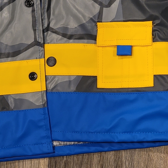 Boy's 3T Batman raincoat - Picture 3 of 9